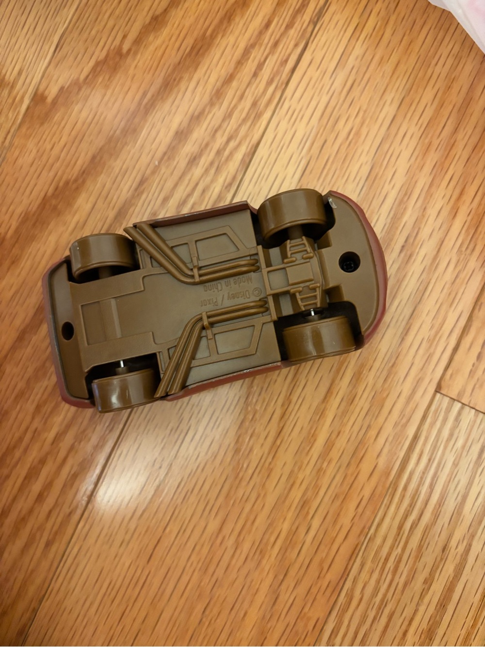 Disney Pixar Cars 3 Chester Whipplefilter Lightning McQueen Diecast 1:55 - Picture 4 of 5